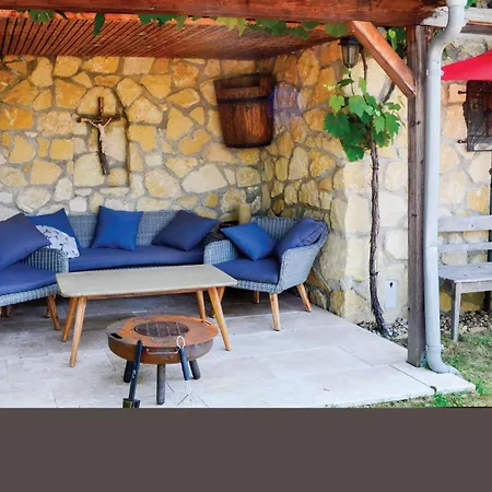 بيت للعطل Mit Pool Und Sauna *