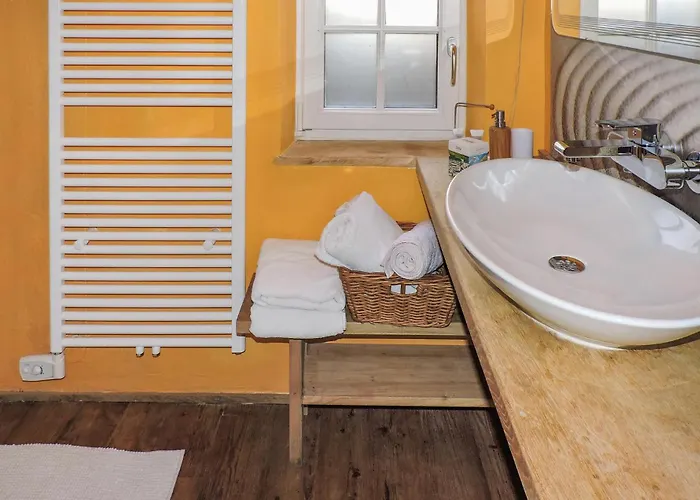 بيت للعطل Mit Pool Und Sauna *