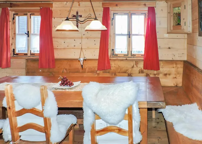 Mit Pool Und Sauna بيت للعطل *