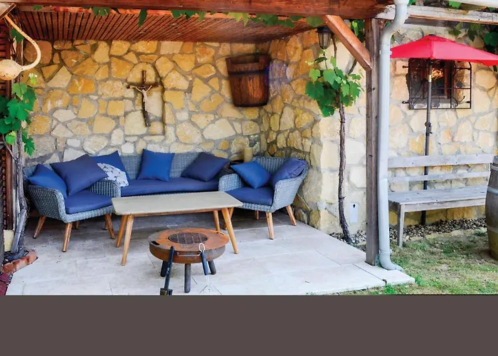 بيت للعطل Mit Pool Und Sauna *