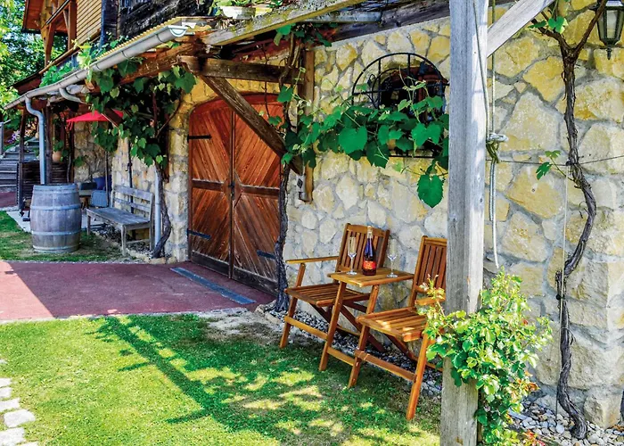 Mit Pool Und Sauna بيت للعطل *