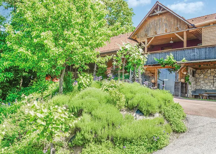 Mit Pool Und Sauna بيت للعطل